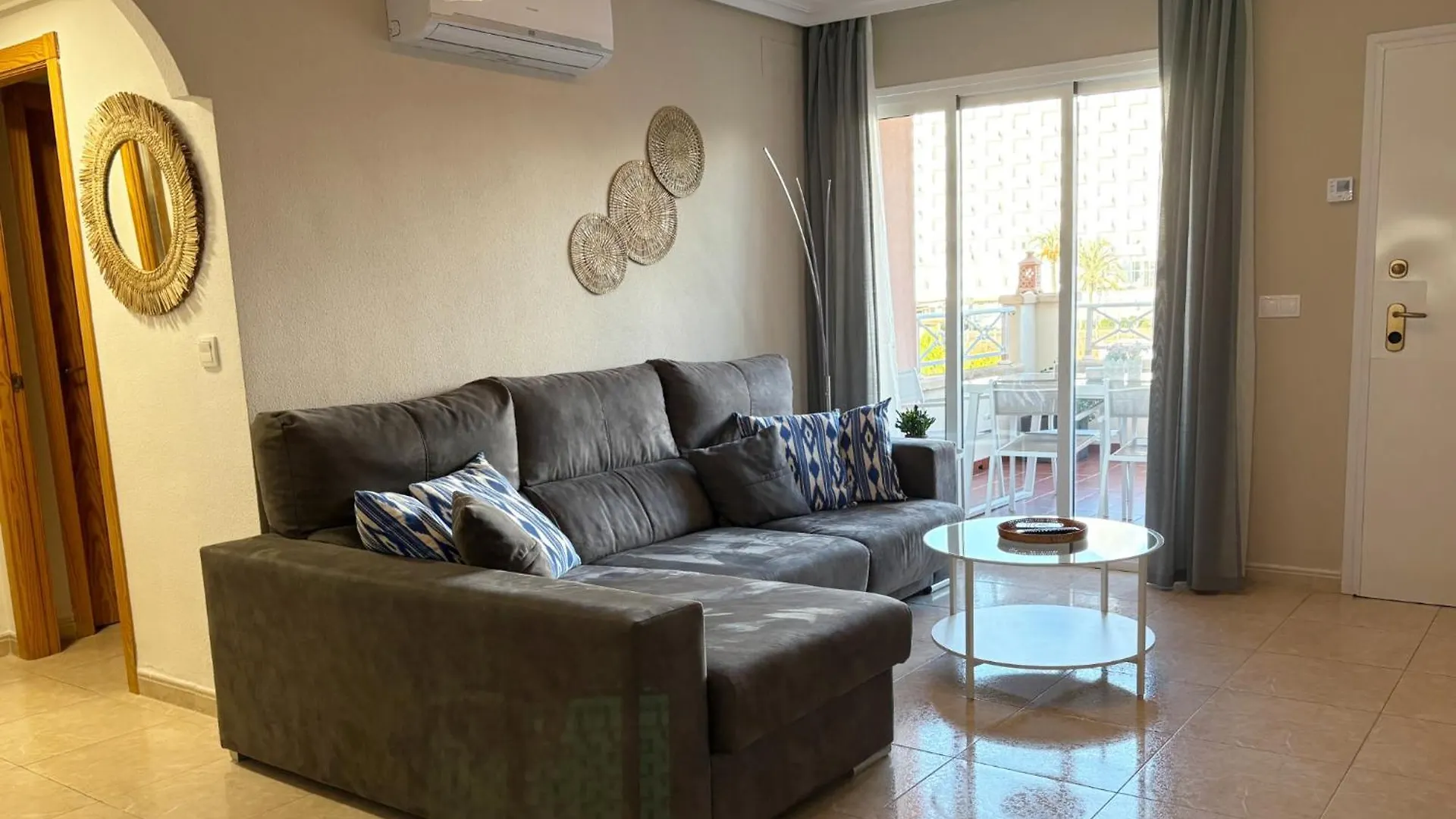 Traumhafte Familien-Ferienwohnung Mit Dachterrasse & Pool Calas de Mallorca Spain